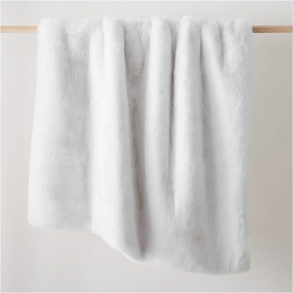West Elm Chinchilla Fur Throw 🐇🐑🦙🐇🐏🤍🐻‍❄️🐩🦢🕊️